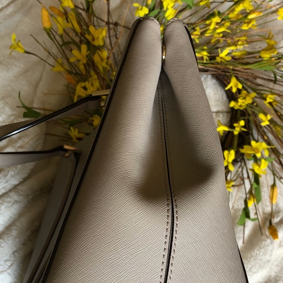 New Kate Spade Crossbody Handbag - Picture 8 of 8